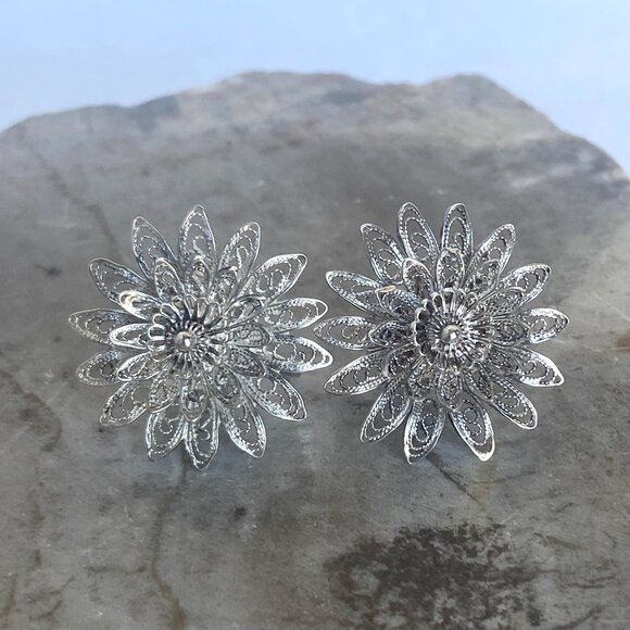 VTG Sterling Silver 925 Filigree Spun Silver Layered Flower Screwback Earrings - Picture 10 of 16